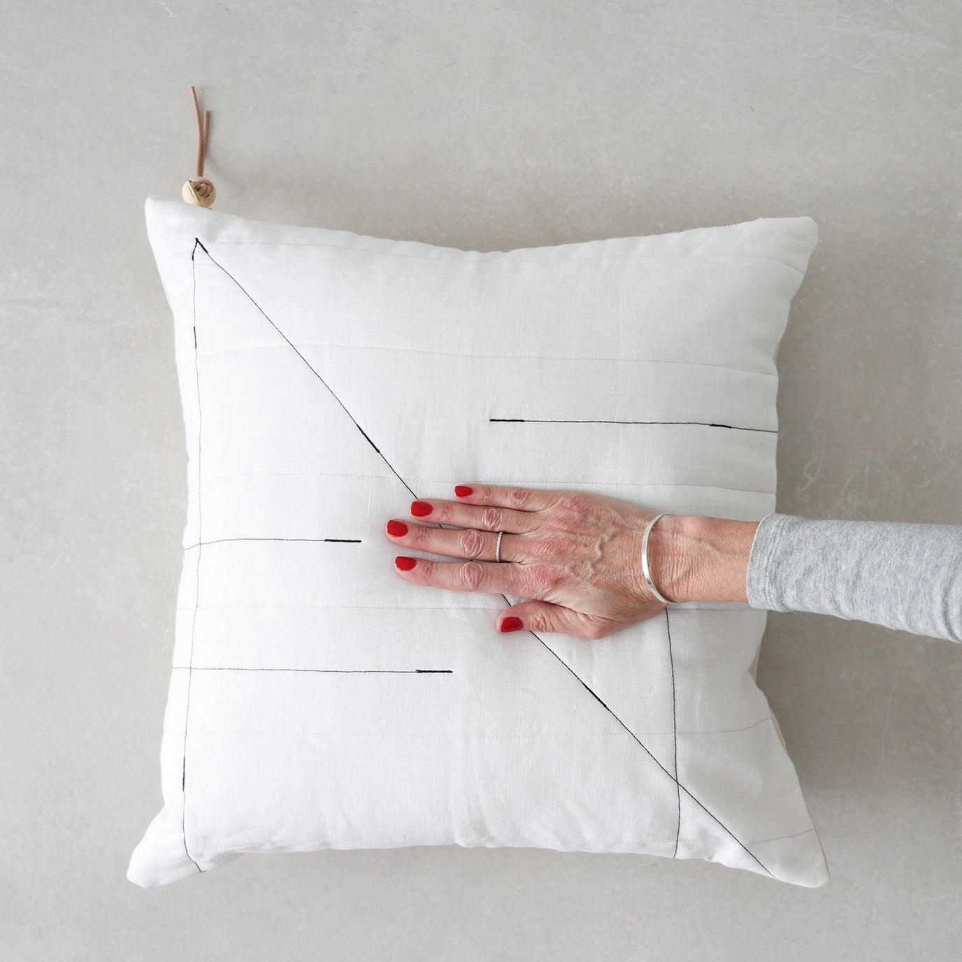 Vida Floor Linen Pillow